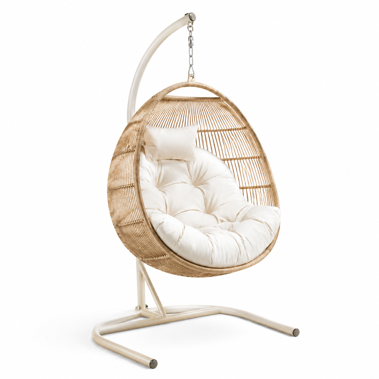 Chaise suspendue en rotin avec coussins crème pour l'extérieur